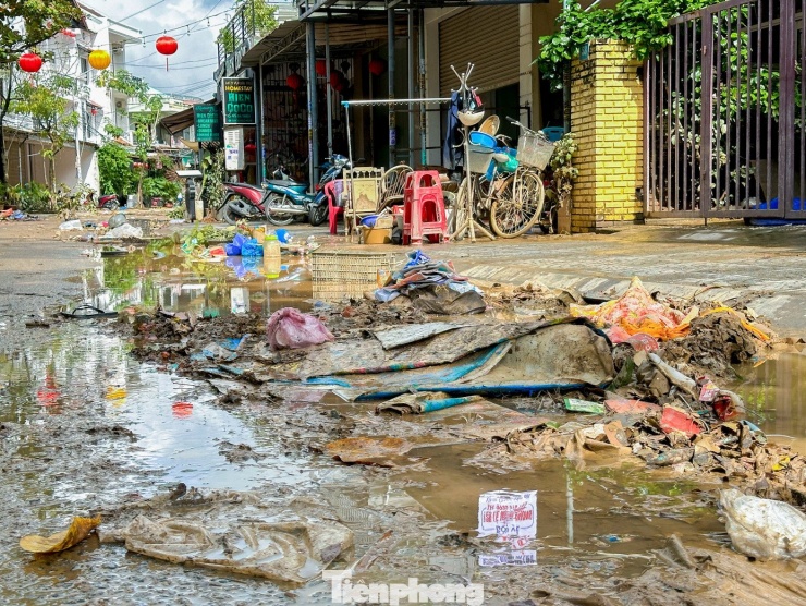 Không thể nhận ra Hội An sau trận lũ dữ - 19