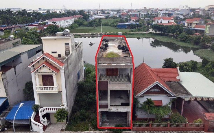 Toàn cảnh ngôi nhà xây trên thửa đất được cấp quyền sử dụng cho 2 người.