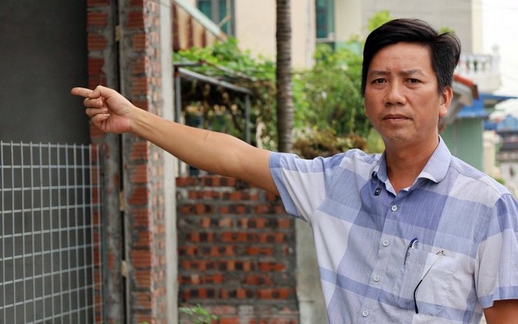 Ông Lã Văn Kiên và ngôi nhà 3 tầng xây dở.