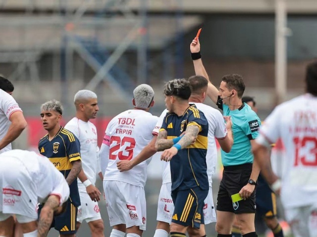 Hy hữu trọng tài bị treo còi vĩnh viễn vì rút thẻ đỏ phạt con trai của Chủ tịch liên đoàn Hy hữu trọng tài bị treo còi vĩnh viễn vì rút thẻ đỏ phạt con trai của Chủ tịch liên đoàn