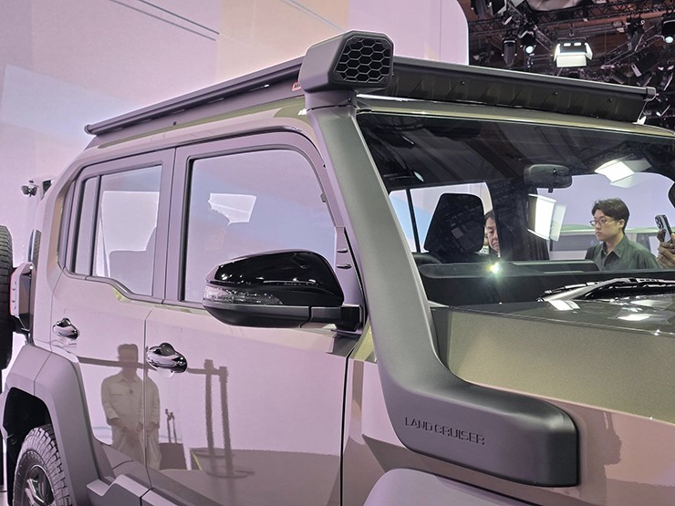 Ảnh thực tế Toyota Land Cruiser FJ, thiết kế hoài cổ và đậm chất off-road - 8