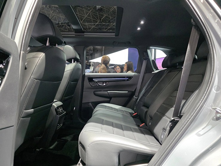 Cận cảnh Honda CR-V e:HEV RS Black Edition, đẹp hơn, sang hơn - 14