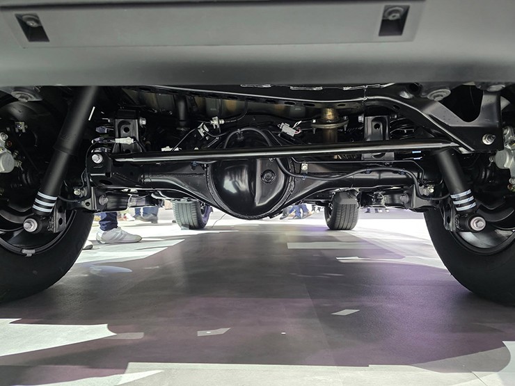 Ảnh thực tế Toyota Land Cruiser FJ, thiết kế hoài cổ và đậm chất off-road - 11