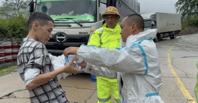 5 ngày mắc kẹt giữa cung đèo sạt lở: "Đêm nghe ...