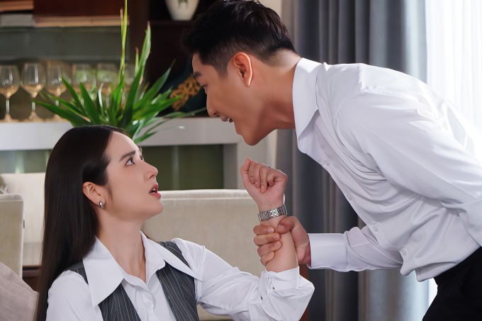 Phan Minh Huyền, Chí Nhân ở cảnh cự cãi.