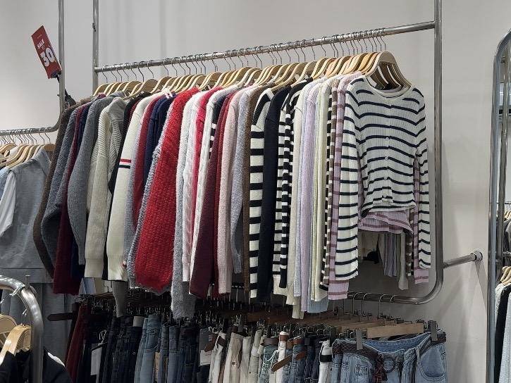 Đồ len mỏng lên ngôi đầu mùa