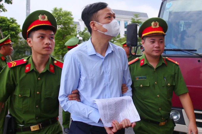 Bị cáo Lê Ô Pích, cựu Phó chủ tịch UBND tỉnh Bắc Giang bị tuyên 3 năm tù, không kháng cáo. Ảnh: Phạm Dự