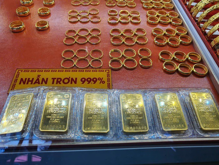 Nhiều ý kiến cho rằng lượng vàng trong dân hiện tại ít nhất khoảng 500 tấn