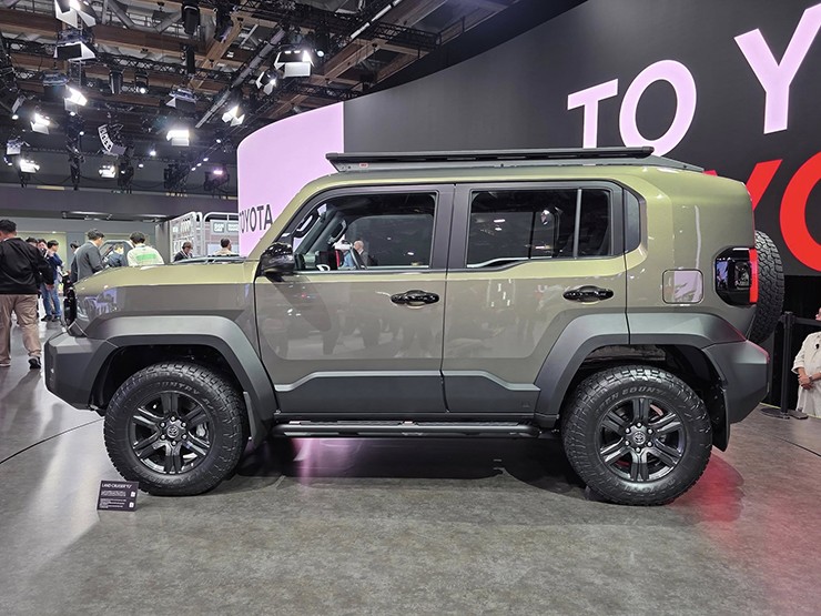 Ảnh thực tế Toyota Land Cruiser FJ, thiết kế hoài cổ và đậm chất off-road - 3