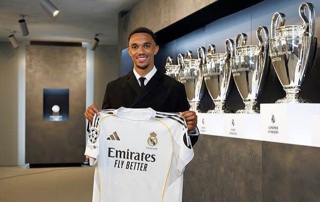 Alexander-Arnold nói tiếng Tây Ban Nha trong ngày ra mắt Real Madrid