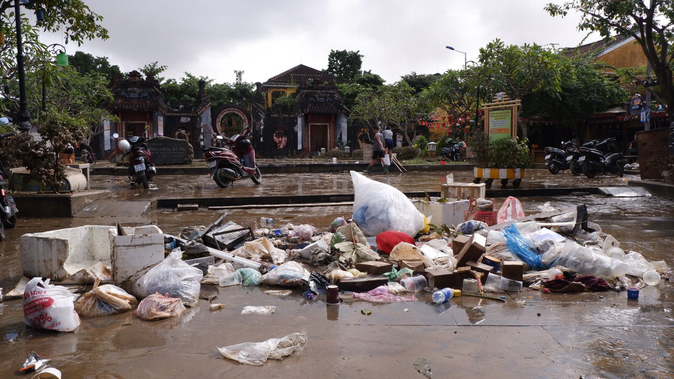 Không thể nhận ra Hội An sau trận lũ dữ - 8