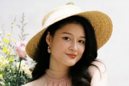 MC xinh như hoa hậu, học 2 trường ở Mỹ và nói tiếng Anh như gió trên VTV là ai?