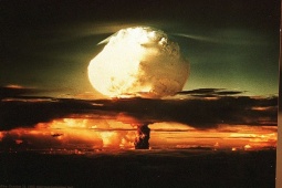 [Podcast] Vụ thử hạt nhân chấn động của Mỹ khiến thế giới thay đổi mãi mãi