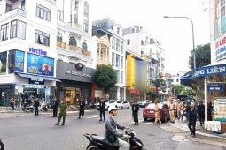 Cảnh sát phong tỏa đường có hàng loạt tiệm vàng nổi tiếng ở Thanh Hóa