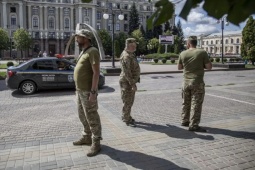 Ukraine: Người đàn ông bị đưa đến văn phòng tuyển quân, ít phút sau súng nổ khiến hai sĩ quan trúng đạn