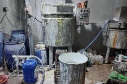 Phát hiện 'công xưởng' sản xuất nhiều loại mỹ phẩm giả ở TP HCM