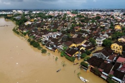 28 người chết do mưa lũ miền Trung