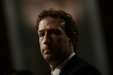 Mark Zuckerberg mất 25 tỷ USD chỉ trong một ngày: Cú rơi khiến CEO Meta tụt xuống vị trí giàu thứ 5 thế giới