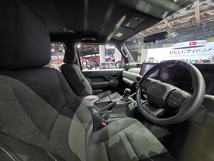 Ảnh thực tế Toyota Land Cruiser FJ, thiết kế hoài cổ và đậm chất off-road - 12