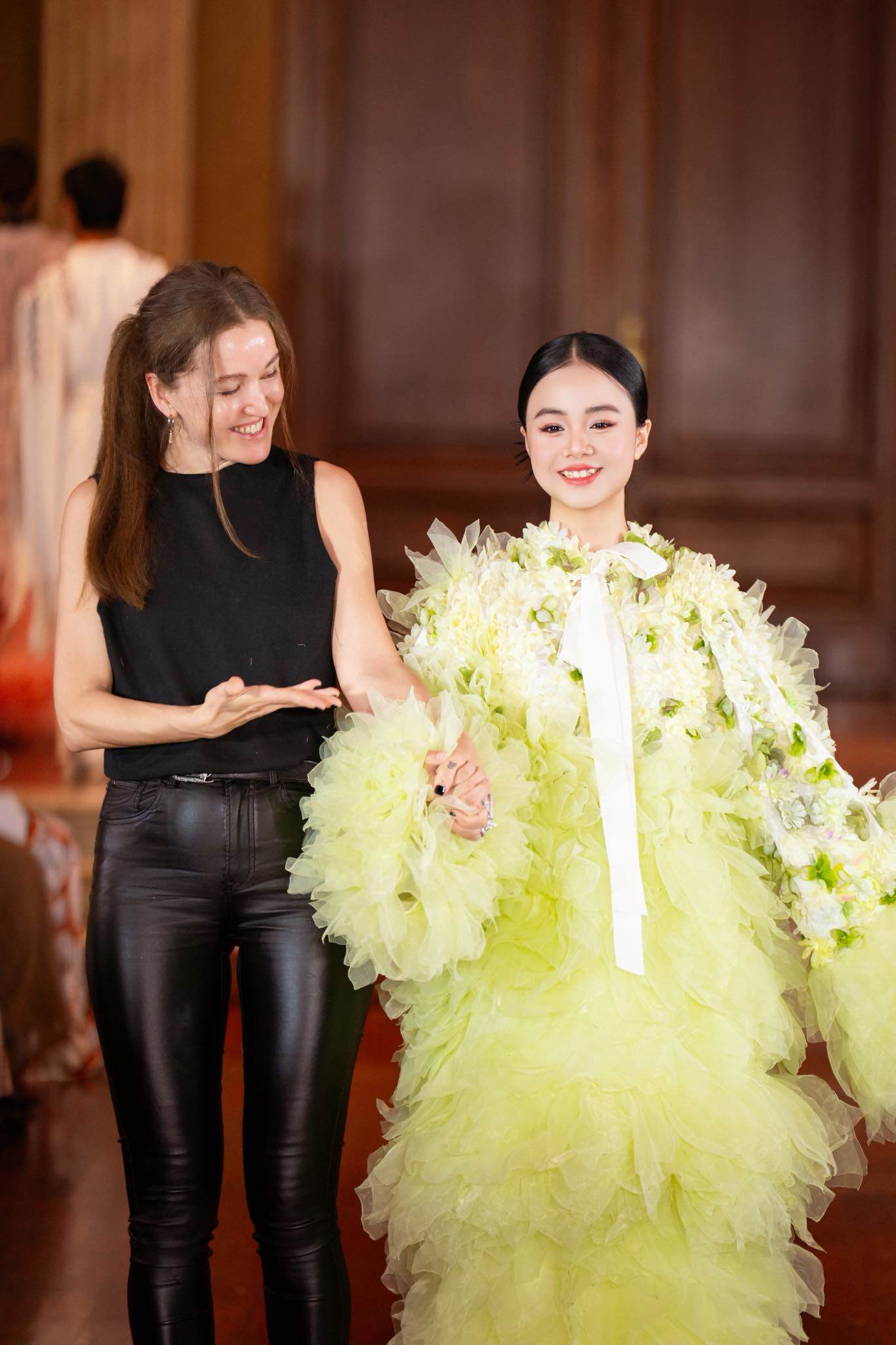 Bé gái Việt gây chú ý khi xuất hiện trên loạt tạp chí danh tiếng thế giới - 3