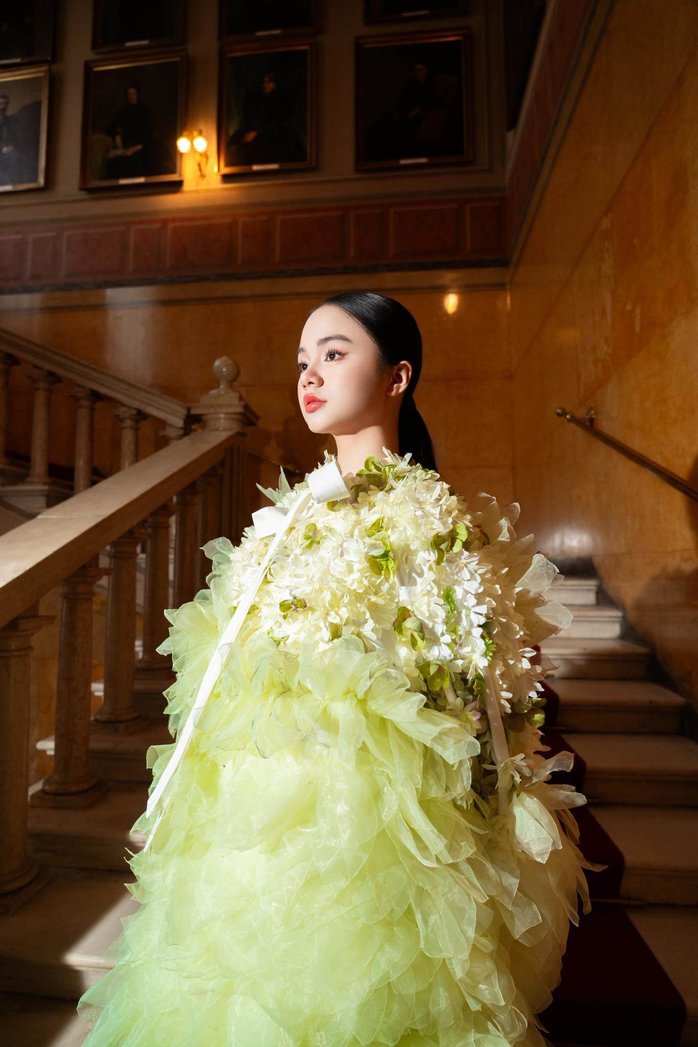 Bé gái Việt gây chú ý khi xuất hiện trên loạt tạp chí danh tiếng thế giới - 5