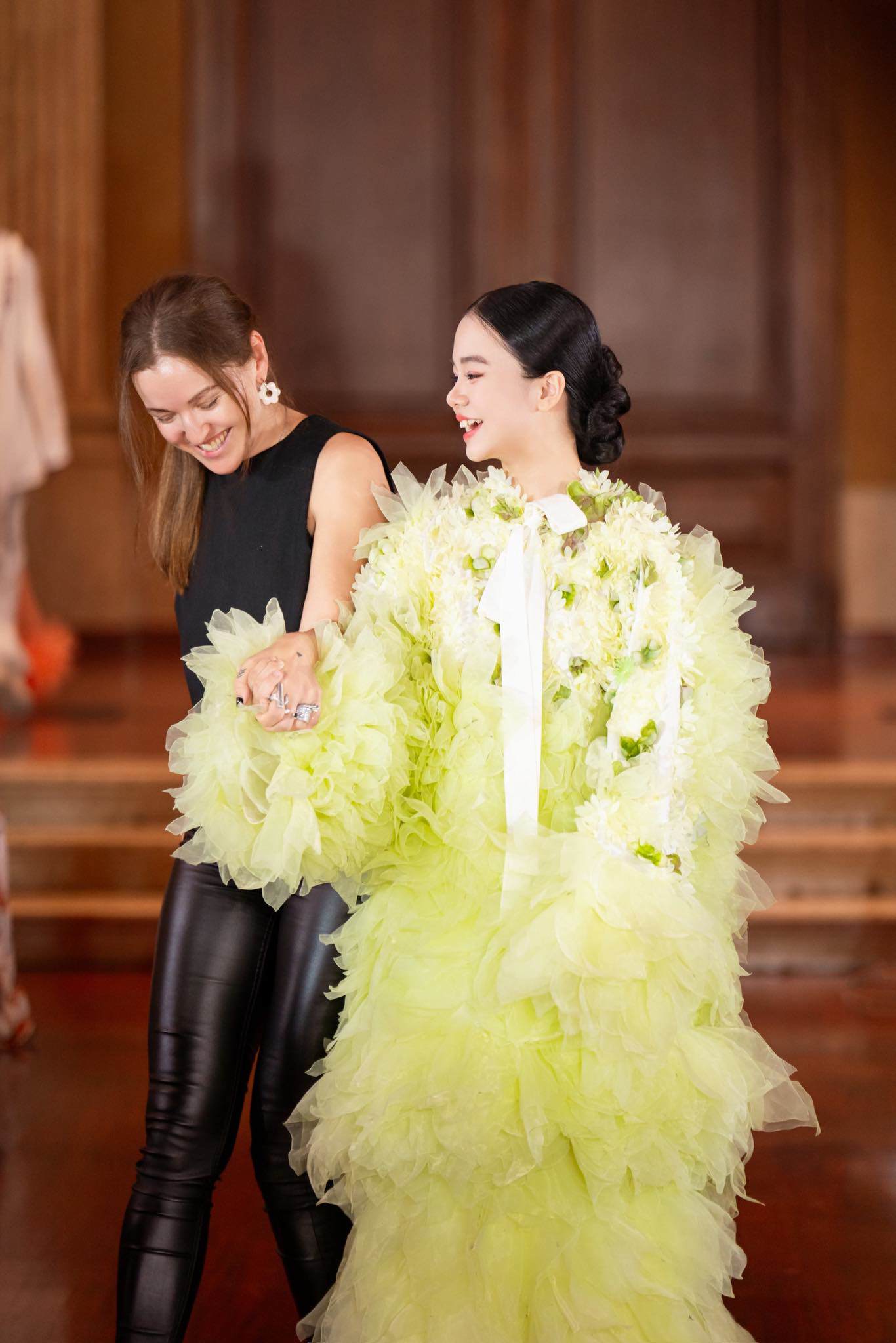 Bé gái Việt gây chú ý khi xuất hiện trên loạt tạp chí danh tiếng thế giới - 4