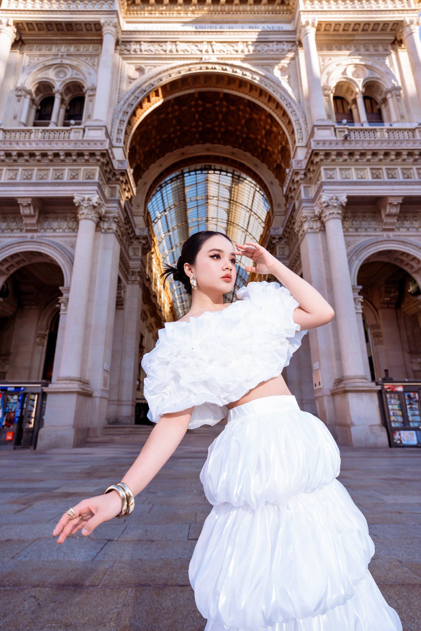 Bé gái Việt gây chú ý khi xuất hiện trên loạt tạp chí danh tiếng thế giới - 7