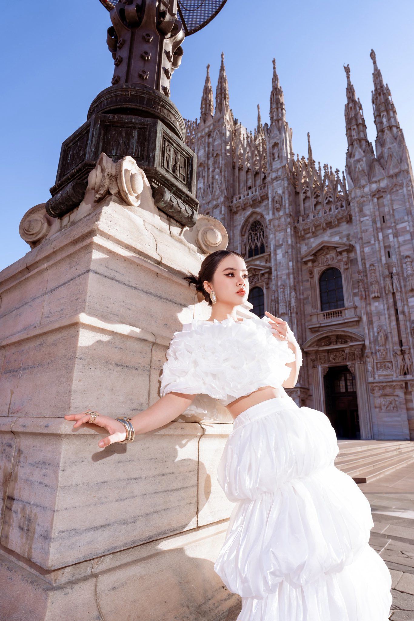 Bé gái Việt gây chú ý khi xuất hiện trên loạt tạp chí danh tiếng thế giới - 10