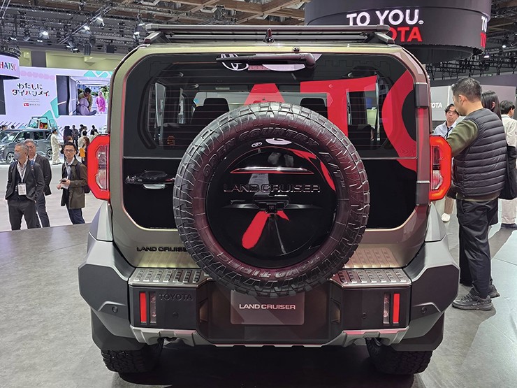 Ảnh thực tế Toyota Land Cruiser FJ, thiết kế hoài cổ và đậm chất off-road - 5