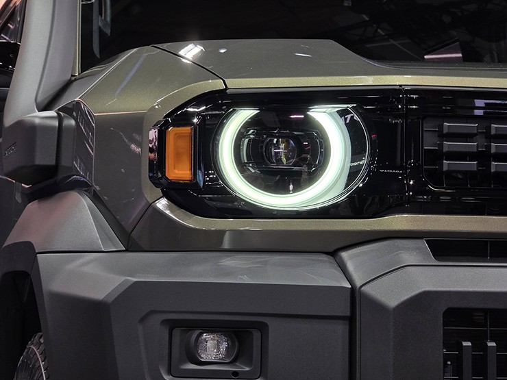 Ảnh thực tế Toyota Land Cruiser FJ, thiết kế hoài cổ và đậm chất off-road - 6