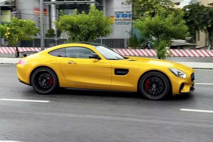 Mercedes-AMG GT S Edition 1 giá hơn 8 tỷ đồng bất ngờ tái xuất tại Việt Nam - 2