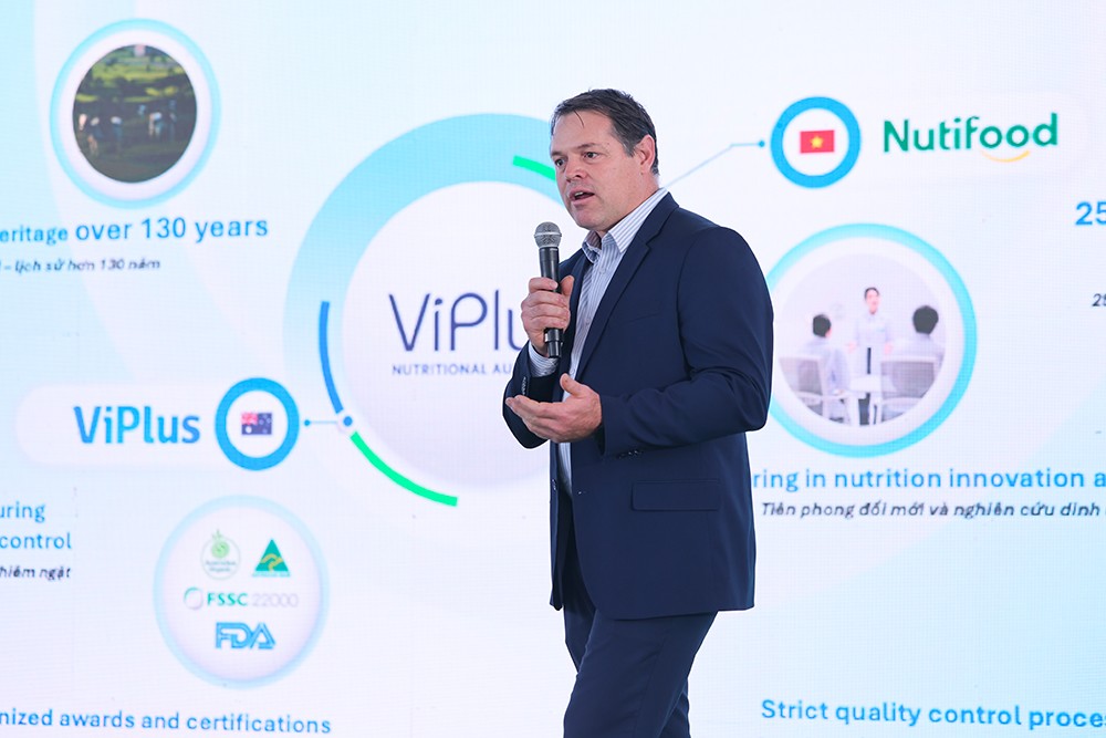 Ông Jon McNaught - CEO ViPlus Dairy phát biểu tại sự kiện ra mắt thương hiệu dinh dưỡng quốc tế GippsNature