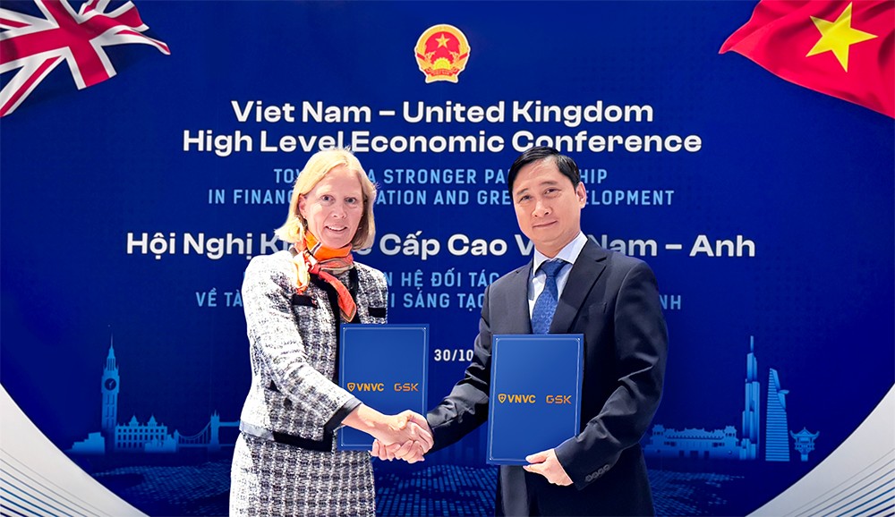 Thỏa thuận hợp tác giữa VNVC và GSK tập trung vào việc tăng cường sớm tiếp cận thuốc, vắc xin mới cho người dân Việt Nam, đồng thời thúc đẩy nghiên cứu khoa học và trao đổi về sản xuất vắc xin. Ảnh: Hà Ngân