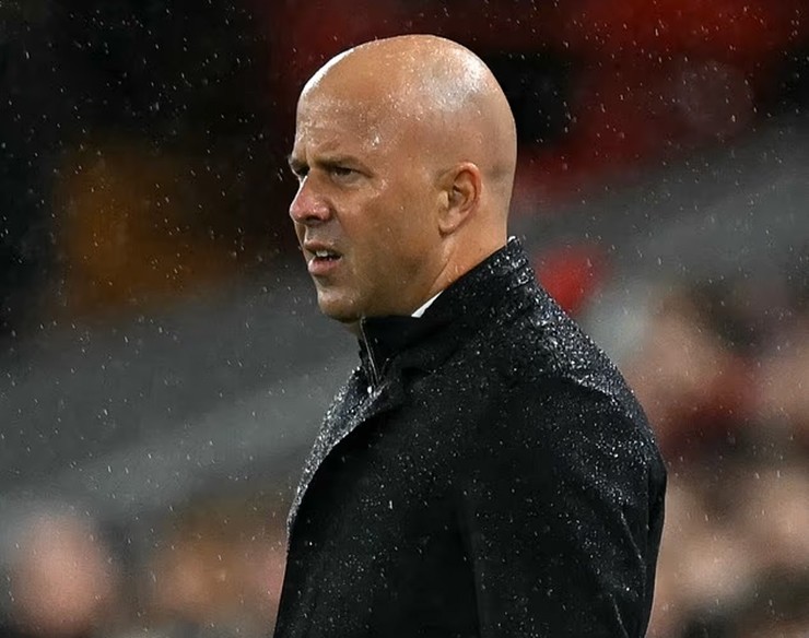 Liverpool đang chìm sâu trong khủng hoảng khi đã để thua 6/7 trận gần nhất