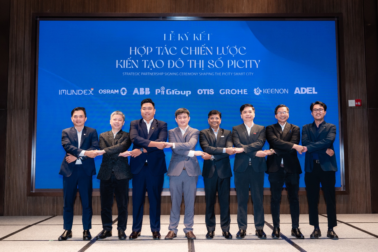 Đại diện Pi Group và các đối tác chiến lược toàn cầu tại Lễ Ký kết hợp tác.