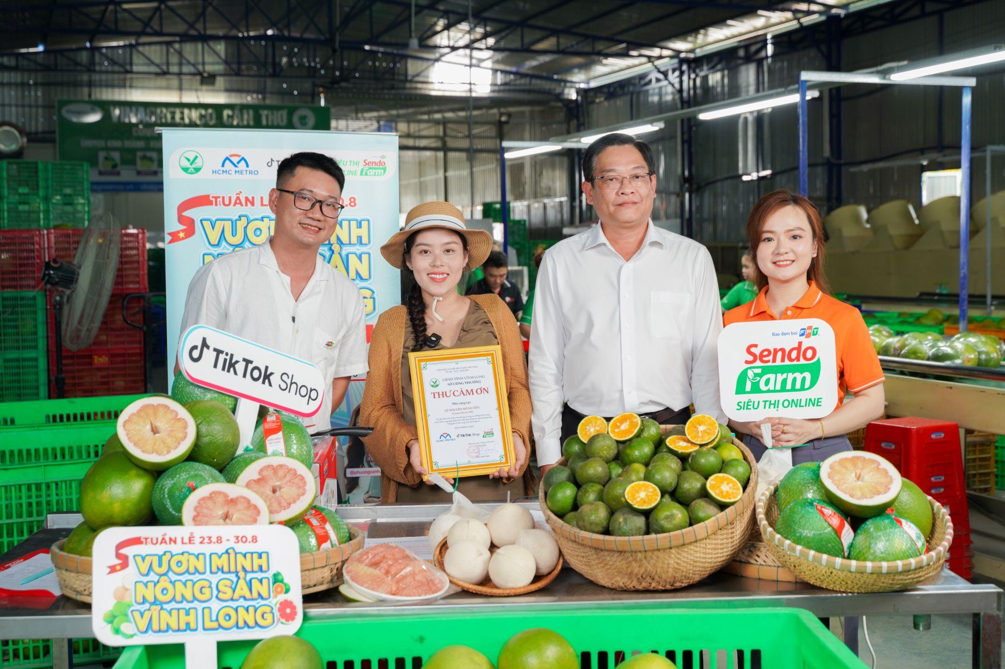 Tuần lễ vươn mình nông sản Vĩnh Long – nơi đặc sản địa phương được giới thiệu trực tiếp đến người tiêu dùng (Ảnh: Sendo Farm)