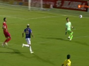 Video bóng đá Hà Tĩnh - Hà Nội: Lê Viktor chói sáng, bàn phản lưới định đoạt (V-League)