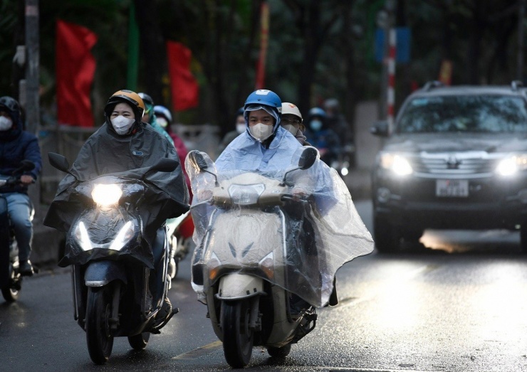 Không khí lạnh liên tục tăng cường khiến miền Bắc mưa rét kéo dài.