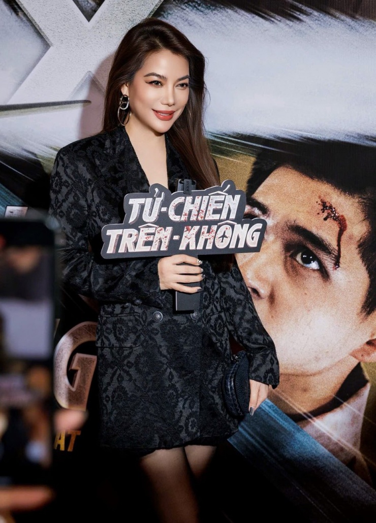 Trương Ngọc Ánh mặc thanh lịch dự ra mắt phim 'Tử chiến trên không' hồi tháng 9.