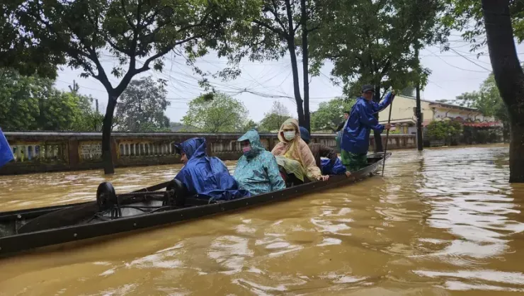 Hiện mưa to vẫn tiếp diễn ở miền Trung. Dự báo từ nay đến ngày 5-11, trên các sông từ Nghệ An đến Hà Tĩnh có khả năng xuất hiện một đợt lũ. Ảnh minh hoạ: NGUYỄN DO