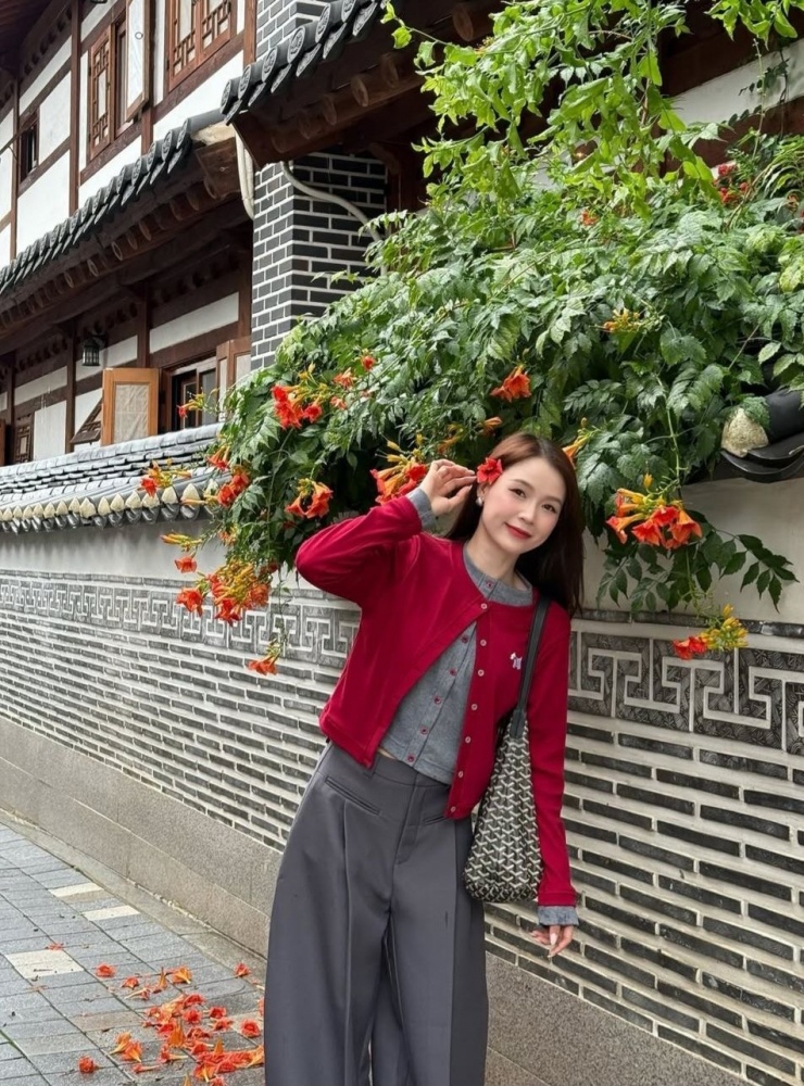 10 kiểu mặc áo khoác len đi làm - 9