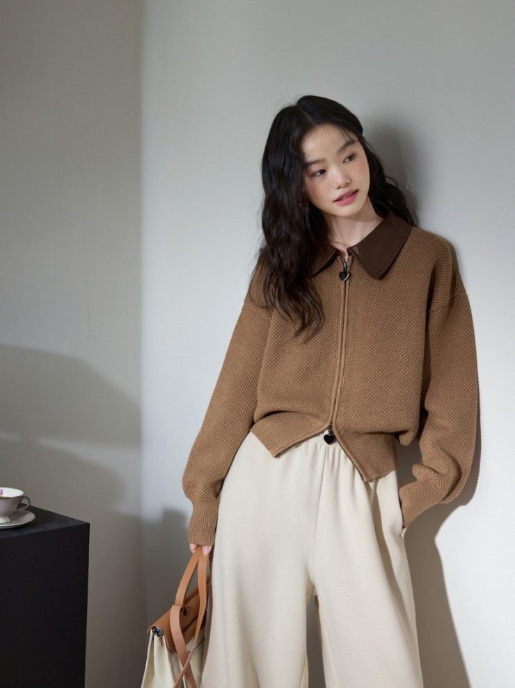 10 kiểu mặc áo khoác len đi làm - 10