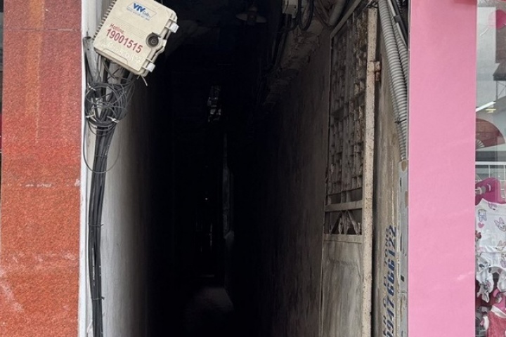 Nhà giá 1 tỷ ở Đống Đa, khách đến xem ngán ngẩm bỏ về