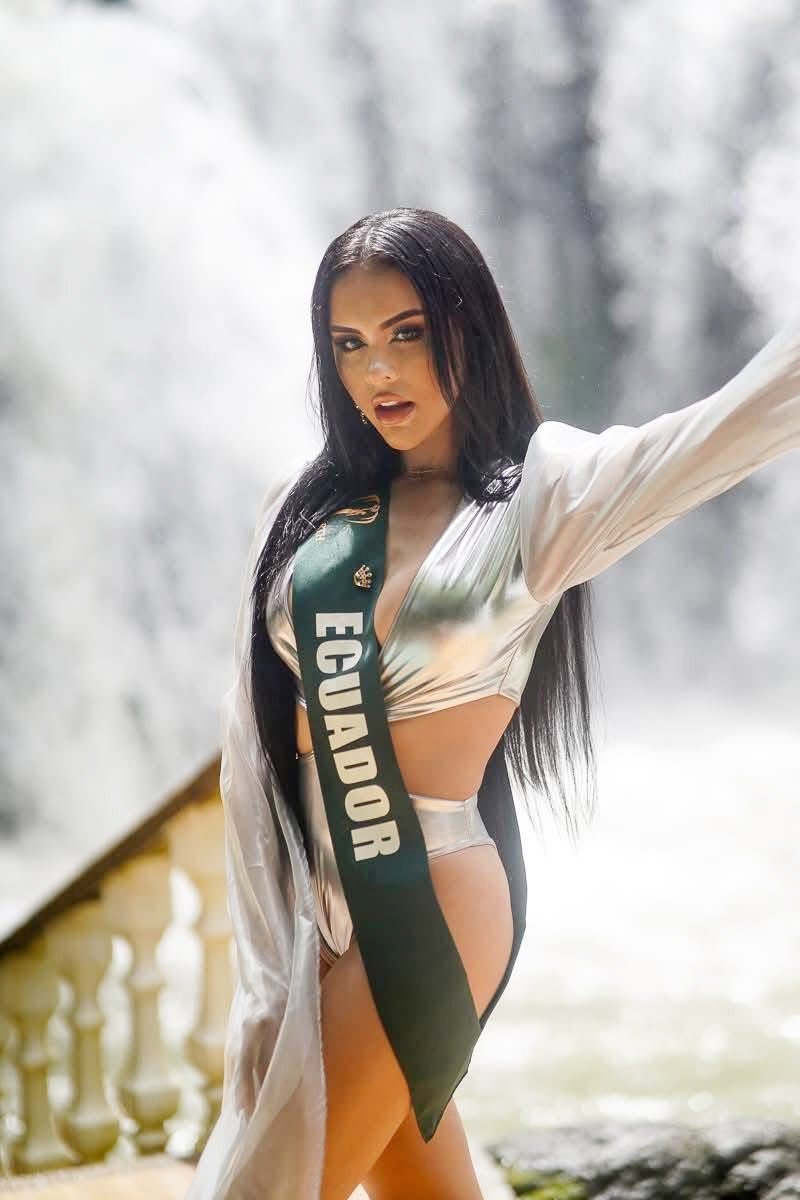 Hai đại diện Ecuador và Canada nằm trong top những thí sinh có hình thể đẹp.