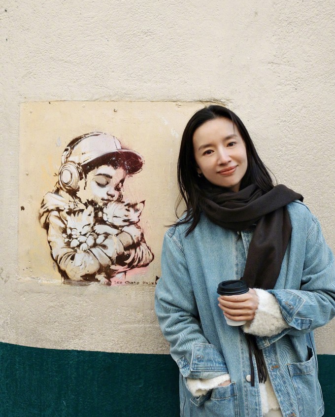 Đổng Khiết ở Pháp hồi tháng 10. Ảnh: Weibo