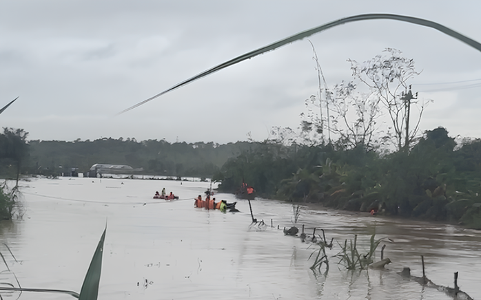 Mưa lũ lịch sử ở miền Trung khiến 35 người chết, mất tích, đợt mưa mới có thể lên tới 700 mm - 1