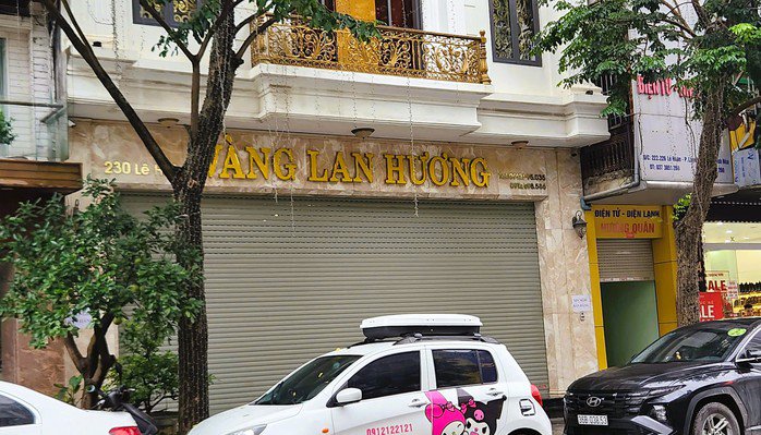 Nhiều tiệm vàng nổi tiếng ở Thanh Hóa đồng loạt đóng cửa - 4