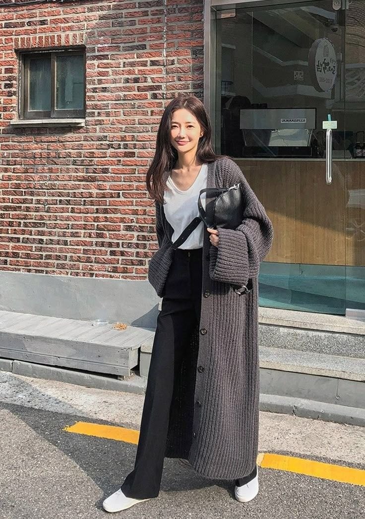 10 kiểu mặc áo khoác len đi làm - 8