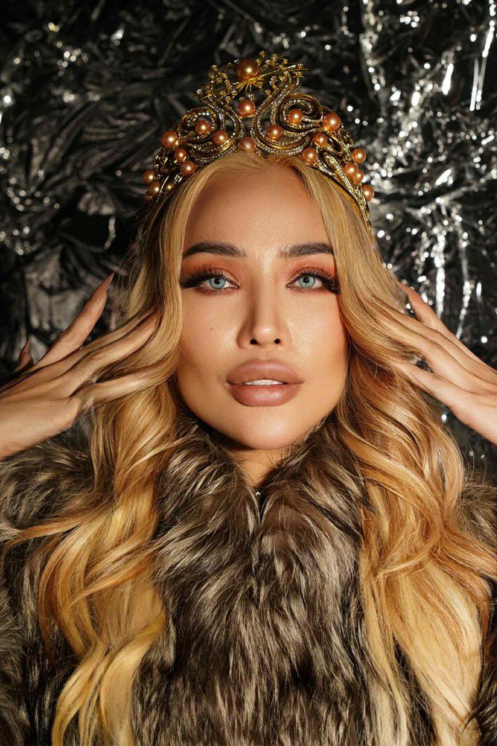 Kiko Chan- cô gái Việt du lịch bụi thành hoa hậu ở Dubai