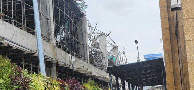 Hiện trường vụ sập giàn giáo. Ảnh: Tr.Đức